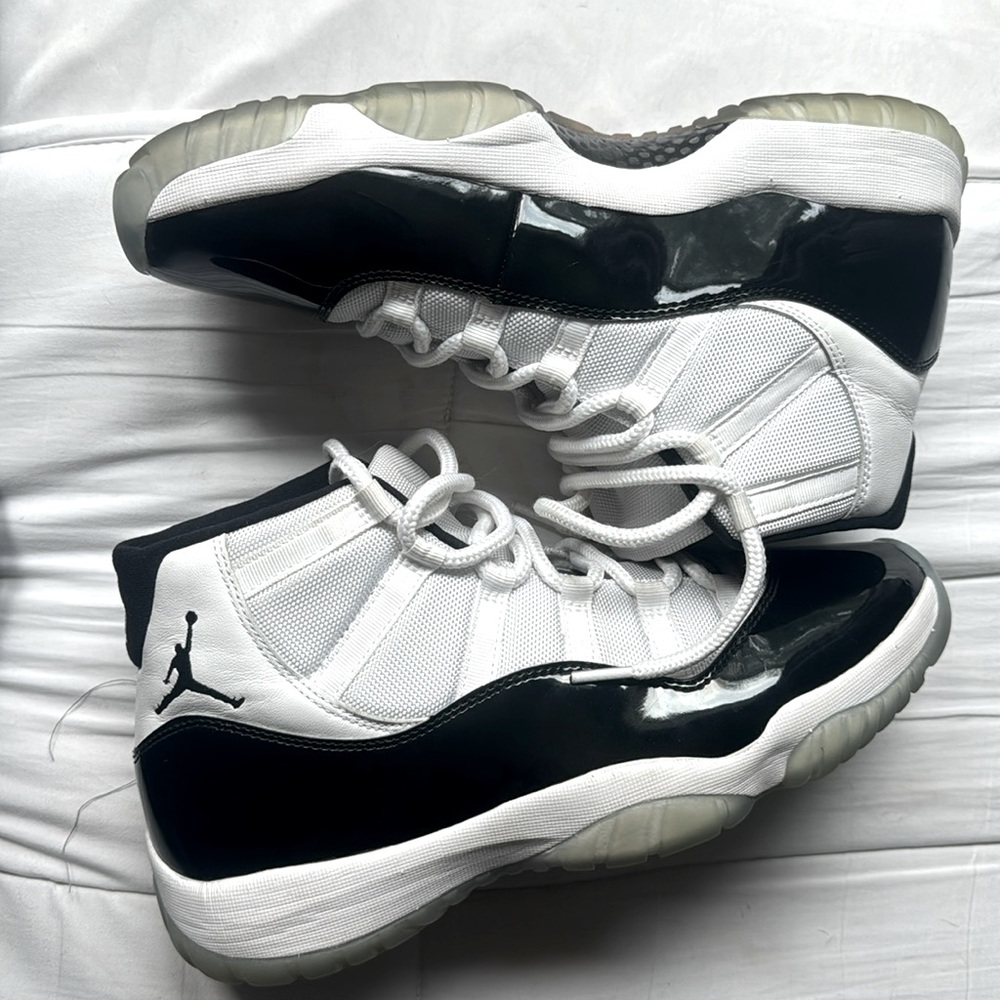 Jordan 11 retro concord (NO BOX)
